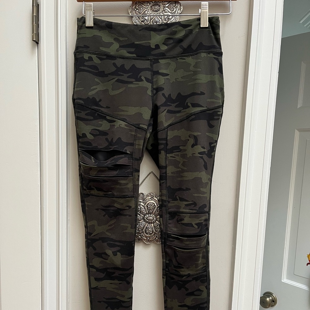 Jessica Simpson Camo Green & Black Leggings
